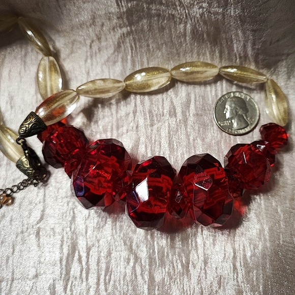 Huge Faceted Cherry Red Transparent Gold Micro Glitter Beaded Vintage Necklace - Picture 8 of 11